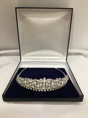 Brides-Tiara-at-Hair-by-Vasari-in-Gosforth-Newcastle