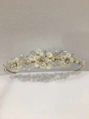 Brides-Tiaras-at-Hair-by-Vasari-in-Gosforth-Newcastle