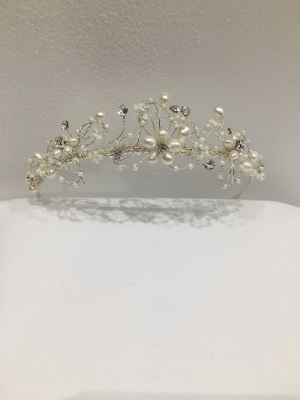 the-best-bride-tiaras-in-Newcastle-at-Hair-by-Vasari