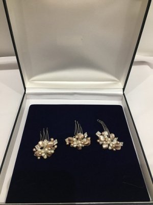 Bridal-Pearl-Hair-Clips-at-Best-Newcastle-Wedding-Hairdressers