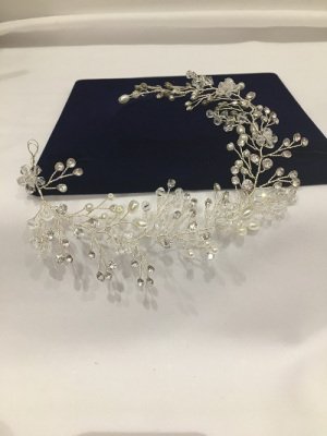 Diamante-Bridal-Crowns-at-Hair-by-Vasari-in-Gosforth-Newcastle